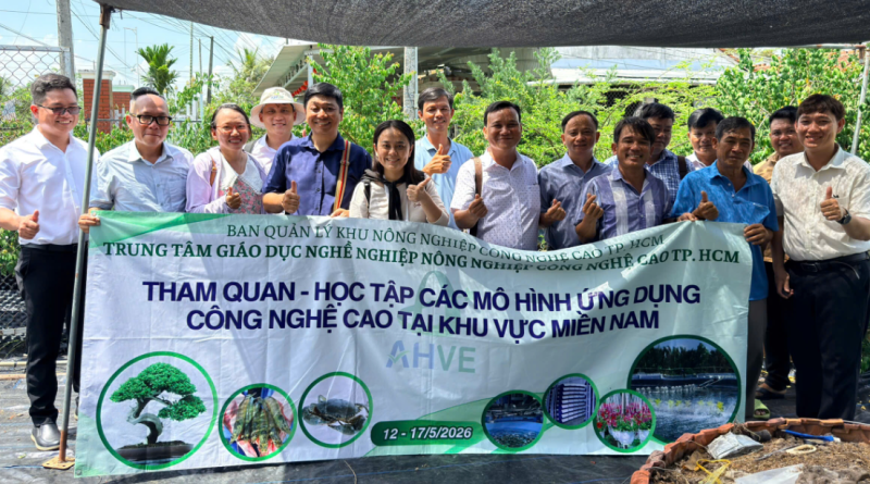 Trung tâm Giáo Dục Nghề Nghiệp Nông nghiệp Công nghệ cao tham quan, học tập mô hình nông nghiệp ứng dụng công nghệ cao tại khu vực miền Nam