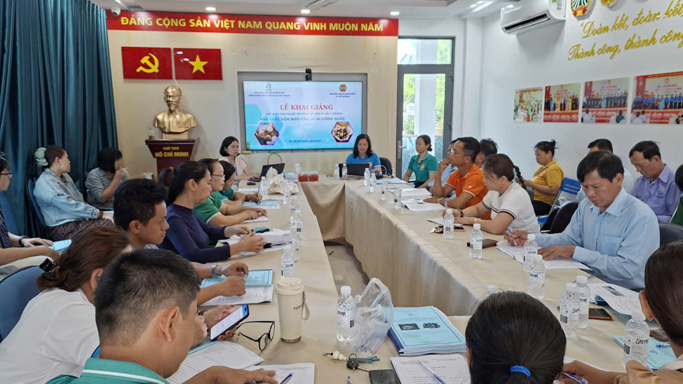 KHAI GIẢNG LỚP HỌC KHAI GIẢNG LỚP HỌC