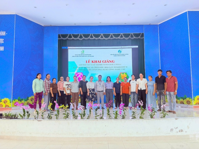 KHAI GIẢNG LỚP HỌC KHAI GIẢNG LỚP HỌC
